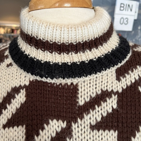 Alecia Sweater - Picture 2 of 11